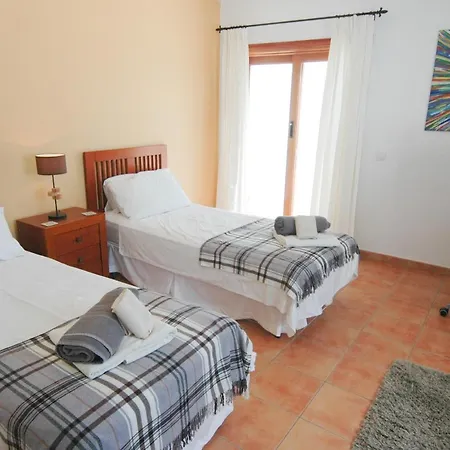 Montana Baja - A Stunning 7 Bedroom - Perfect For Large Families And Friends Playa Blanca (Lanzarote)